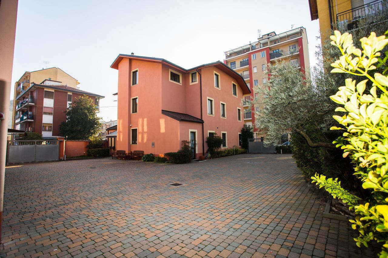 Hotel Fortyfive Chivasso Exterior photo